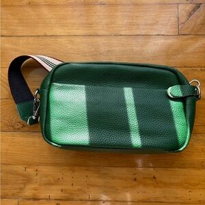 Elegant Green Crossbody Bag